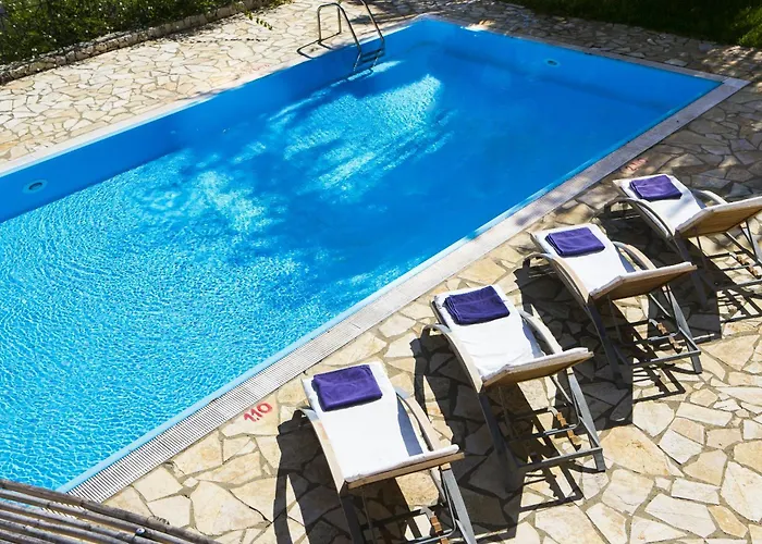 Alexandra كاتيليوس