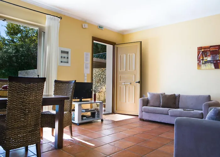 فيلة Alexandra *